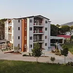 Kompleksi Royal Velipojë