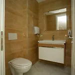 Hotel Kompleksi Royal 4*