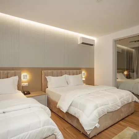 Kompleksi Royal Hotel Velipojë
