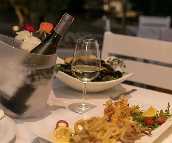 Kompleksi Royal Hotel