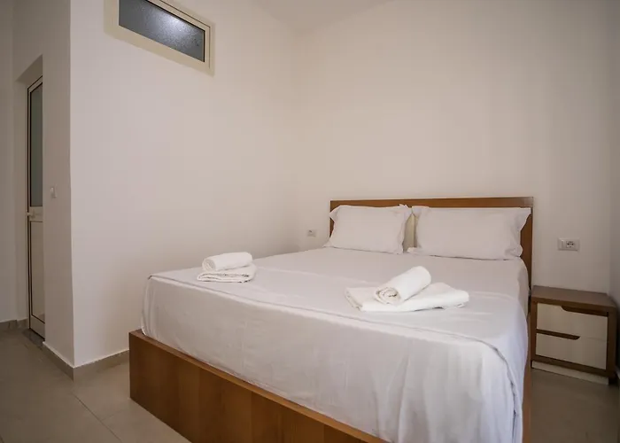 Kompleksi Royal Hotel