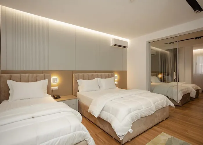 Kompleksi Royal Hotel Velipoje