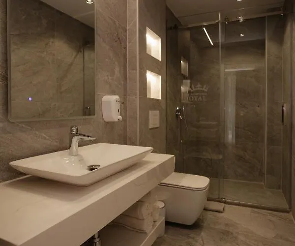 Kompleksi Royal Hotel 4*