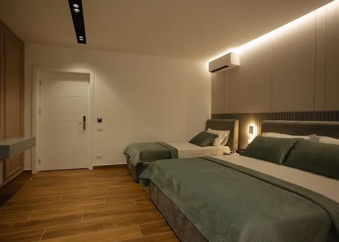 Kompleksi Royal Hotel