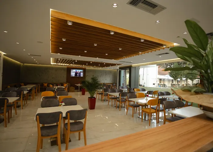 Kompleksi Royal Velipoje