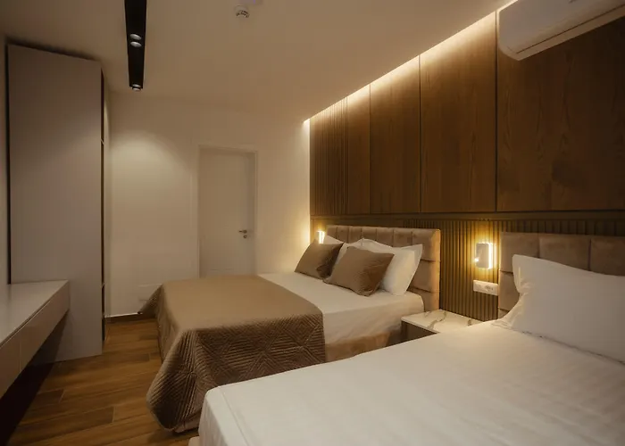 Hotel Kompleksi Royal 4*