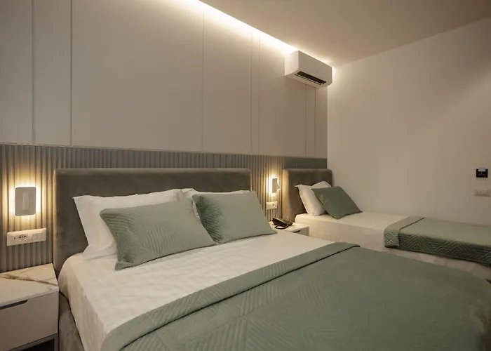 Kompleksi Royal Hotel