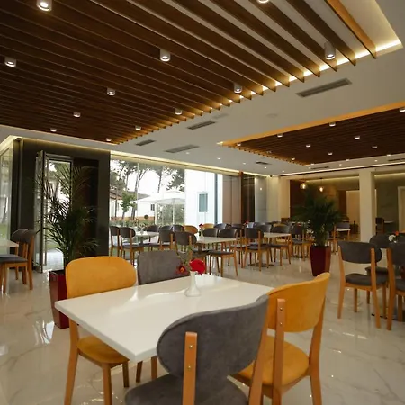 Kompleksi Royal 4*