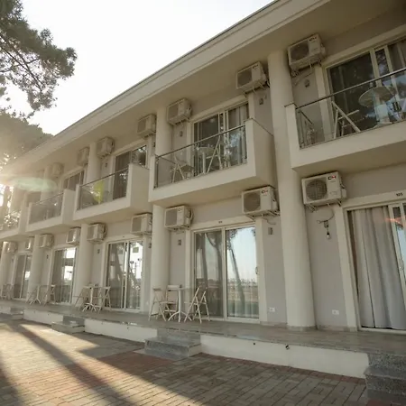 Kompleksi Royal 4* Velipoje