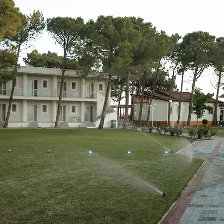 Kompleksi Royal Hotel 4*