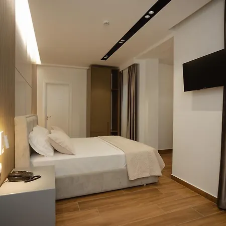Kompleksi Royal Hotel Velipoje
