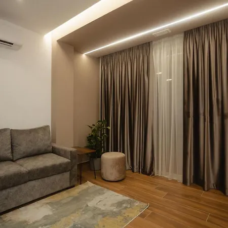 Kompleksi Royal 4* Velipojë