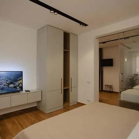 Kompleksi Royal 4* Velipoje