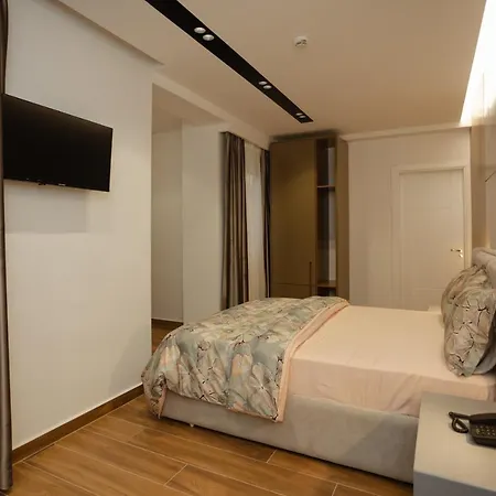 Kompleksi Royal Hotel Velipoje