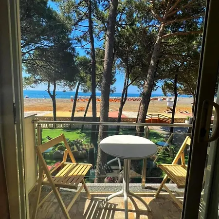 Kompleksi Royal Hotel Velipojë