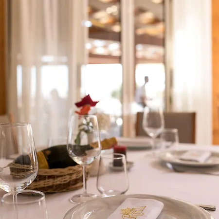 Kompleksi Royal Hotel Velipojë