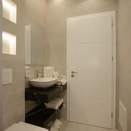 Hotel Kompleksi Royal 4*