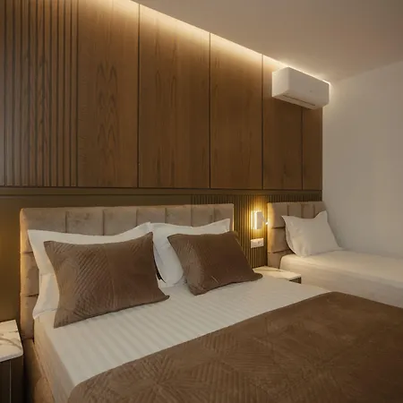 Hotel Kompleksi Royal 4*