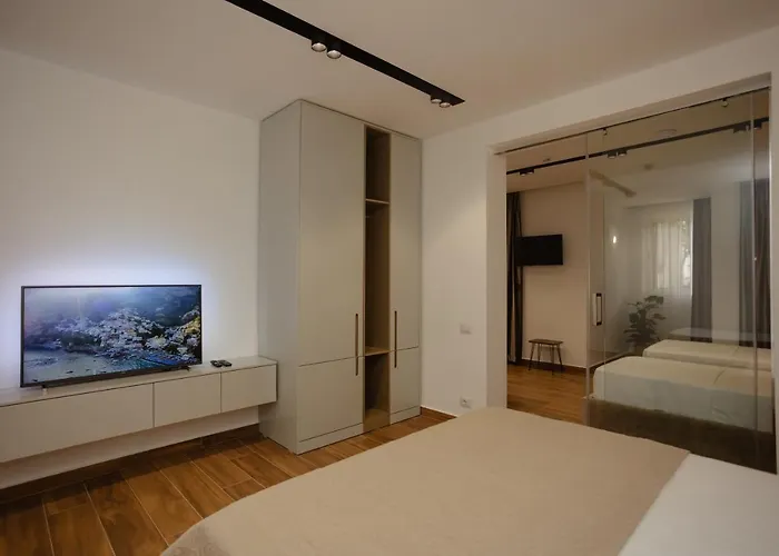 Kompleksi Royal 4* Velipojë